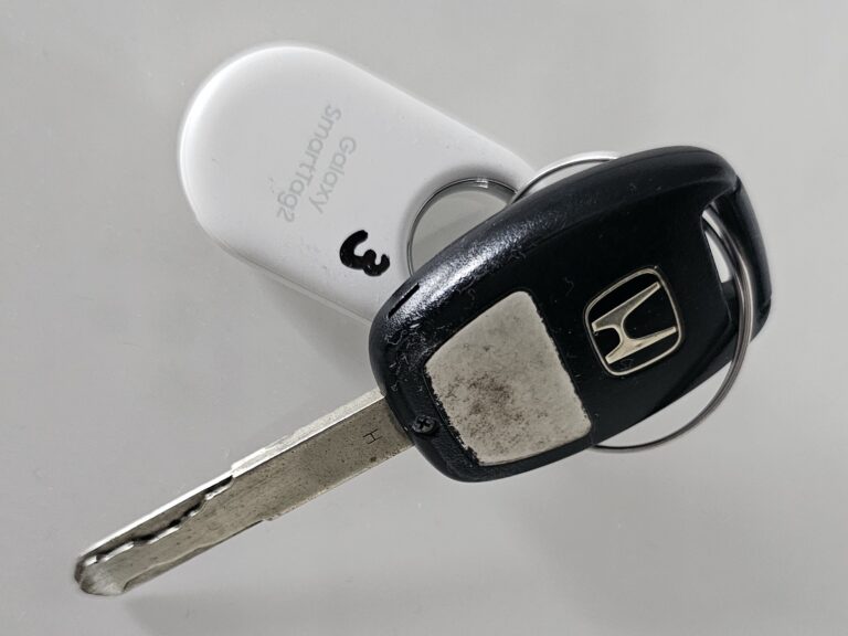 Bluetooth-Tracker auf Reisen am Autoschlüssel
