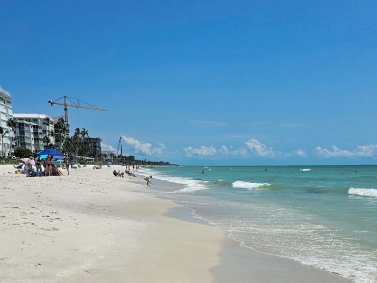 Naples Strand