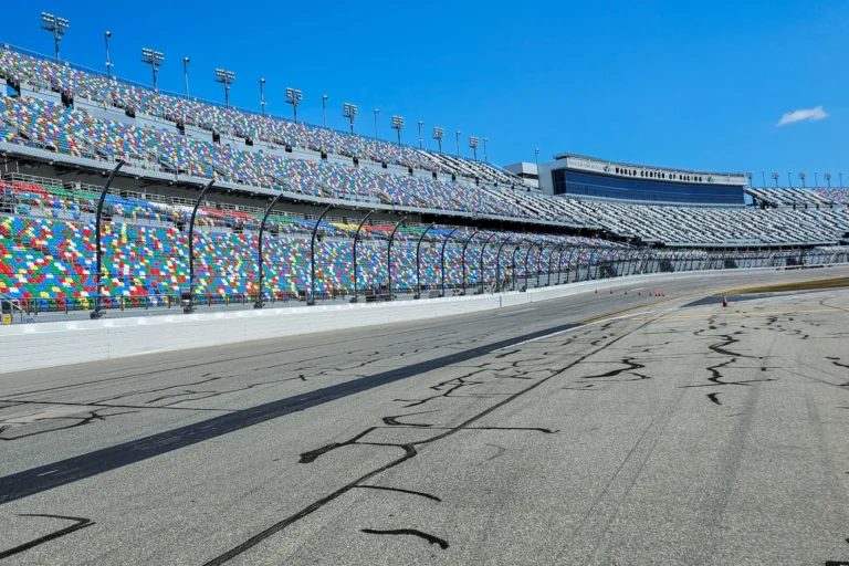 Daytona International Speedway in Florida – spannender Stopp für Familien auf einer Rundreise mit Kind