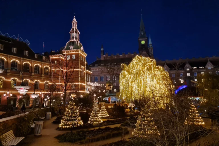 das Rathaus von Kopenhagen zur Weihnachtszeit